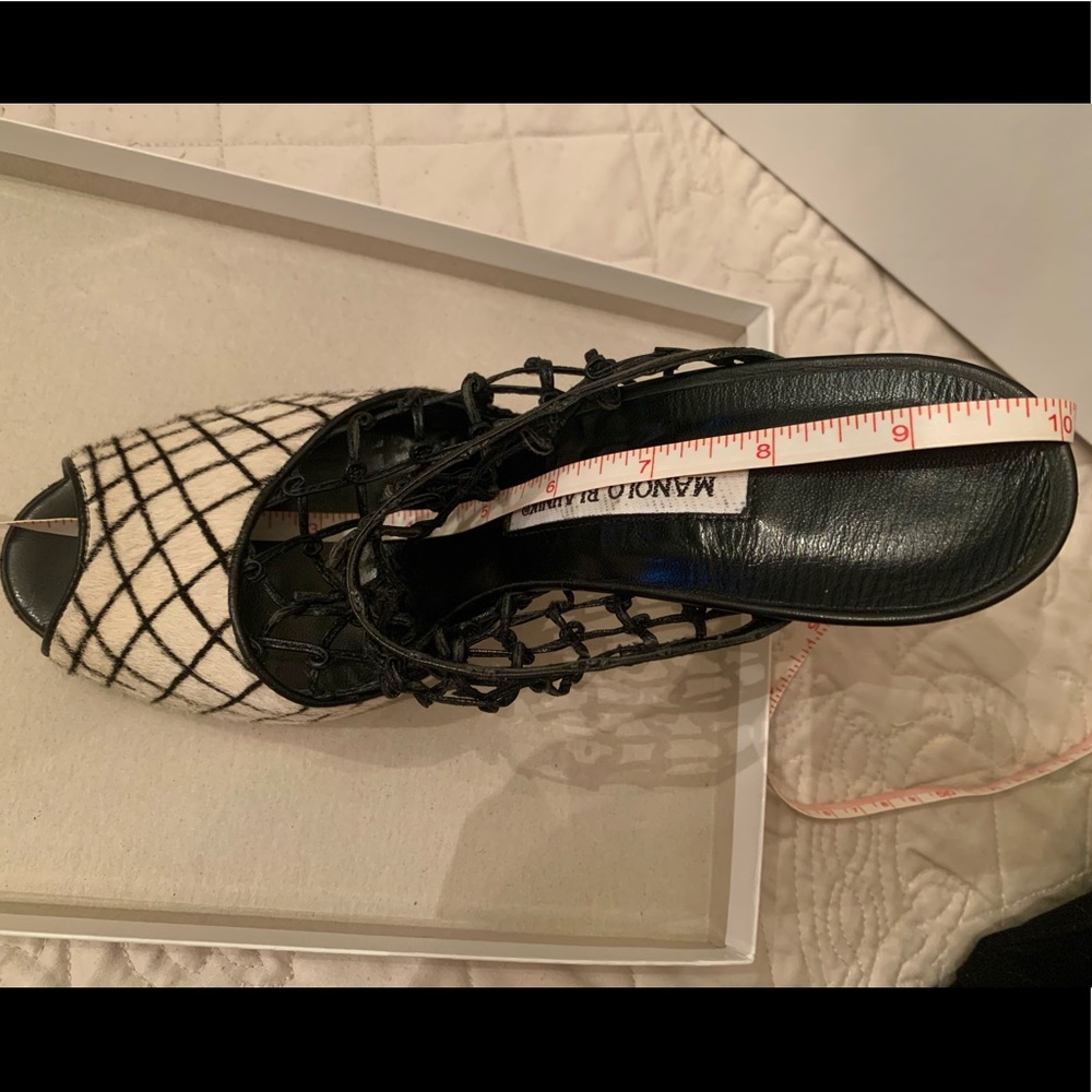 Authentic Manolo Blahnik shoes heels fishnet $995 - Picture 8 of 9